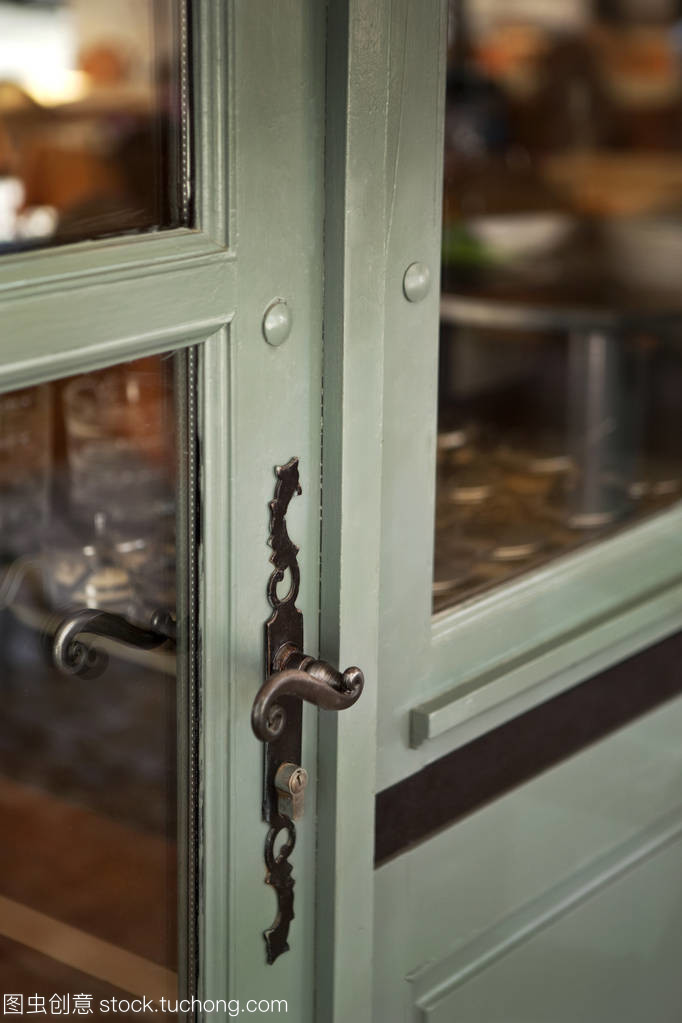 一扇门的锁句柄