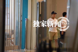 独家 毛宁逛电子用品店 忘记时间险被锁在店内