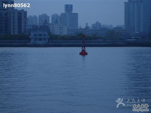 滨江锁事 一家海滨锁店的晨昏与浮沉